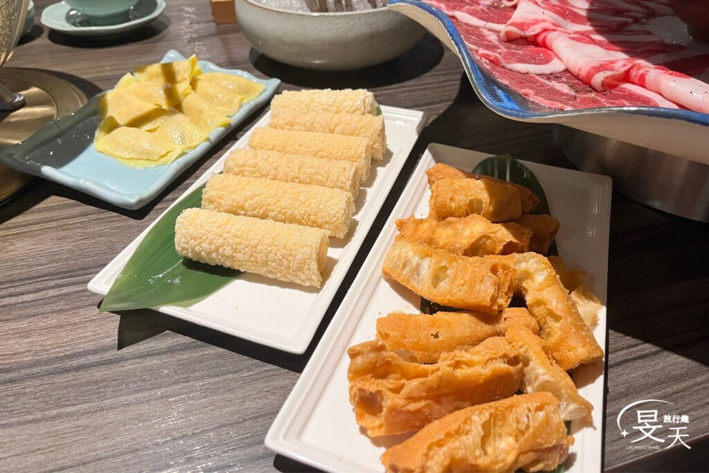 台北中山北店青花驕;豆皮&油條&蛋餃 台北中山北店青花驕;絲滑豆捲&老油條&蛋餃