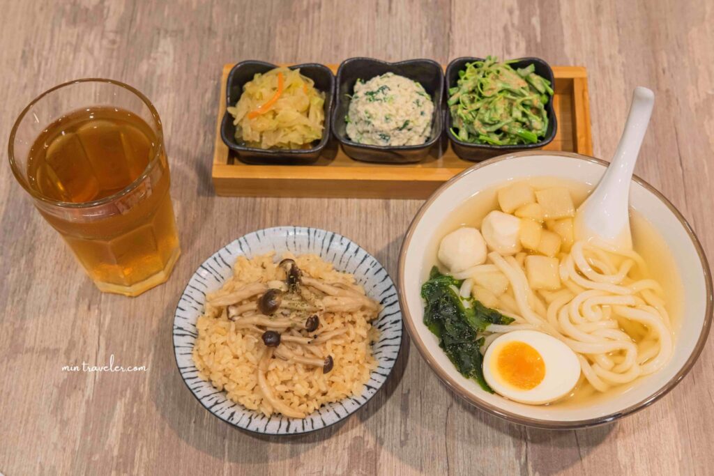 新莊中平路｜米尼球食堂：溫馨日式家庭洋食風，招牌野菇炊飯讓人一吃就愛上