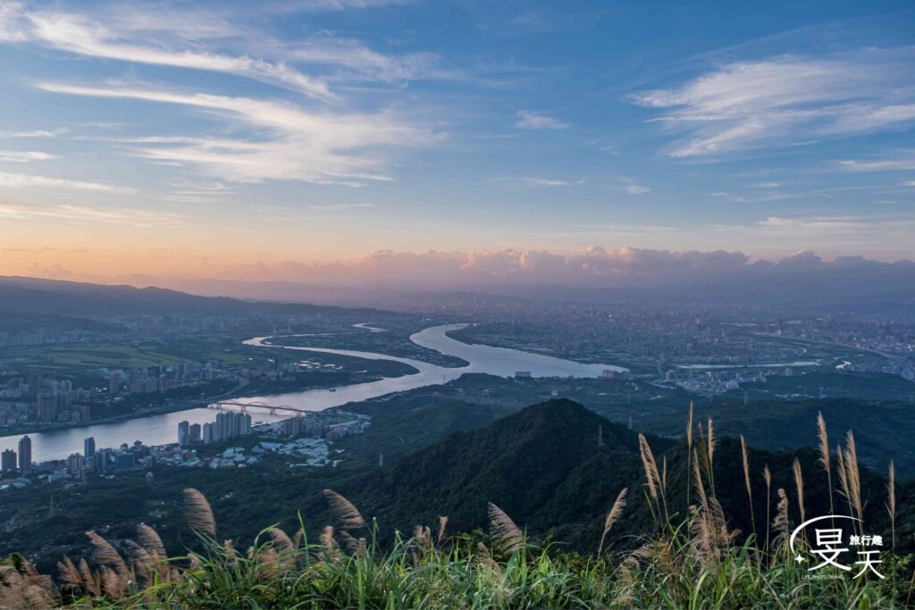 新北觀音山｜爬上硬漢嶺，只為遇見那片永遠不同的天空