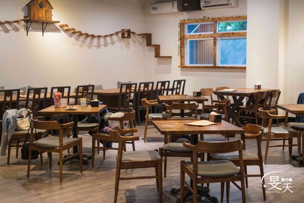 豹豹咖啡森林館