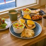 【A.J Brunch】療癒班尼迪克蛋&焦脆漢堡厚實多汁，高 CP 值早午餐店鹹食派首選